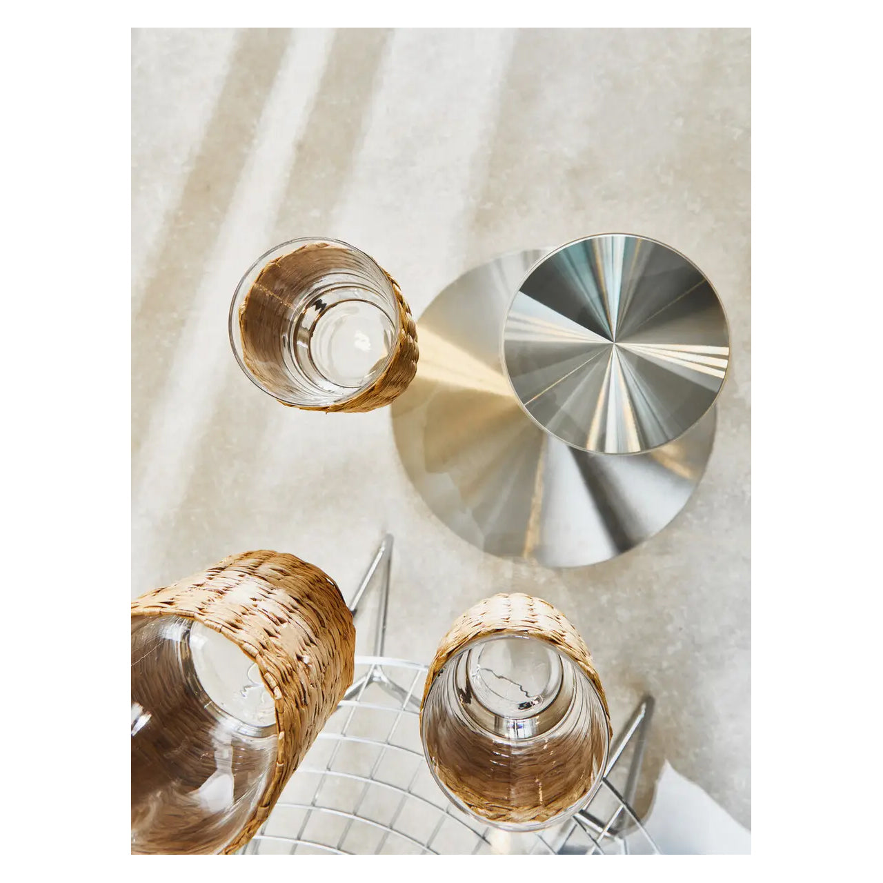 Metropolitan Round Clear Glass Dining Table With Silver Steel Base