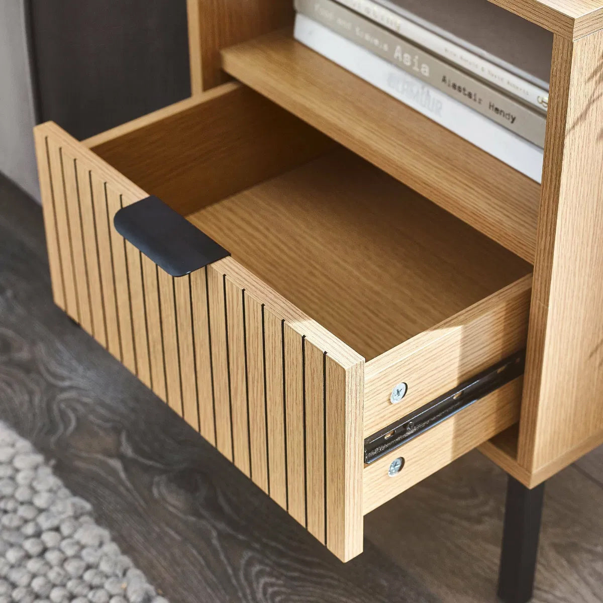 Sia Wooden Side Table With 1 Drawer In Oak