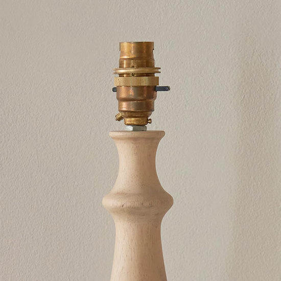 Hidcote And Leaf 30cm Peachy Keen Shade Table Lamp With Country Classic Base