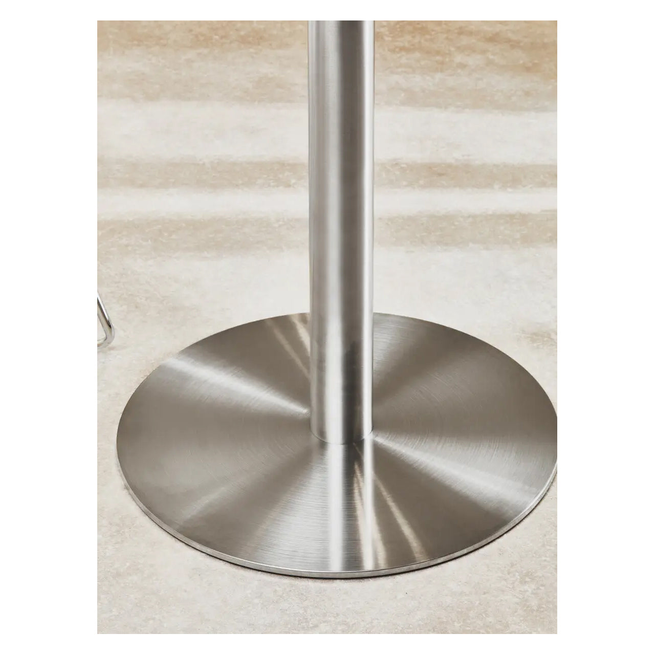 Metropolitan Round Clear Glass Dining Table With Silver Steel Base