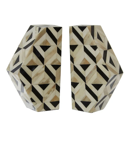 Harlo Resin Set Of 2 Intricate Pattern Bookends In Ivory And Black