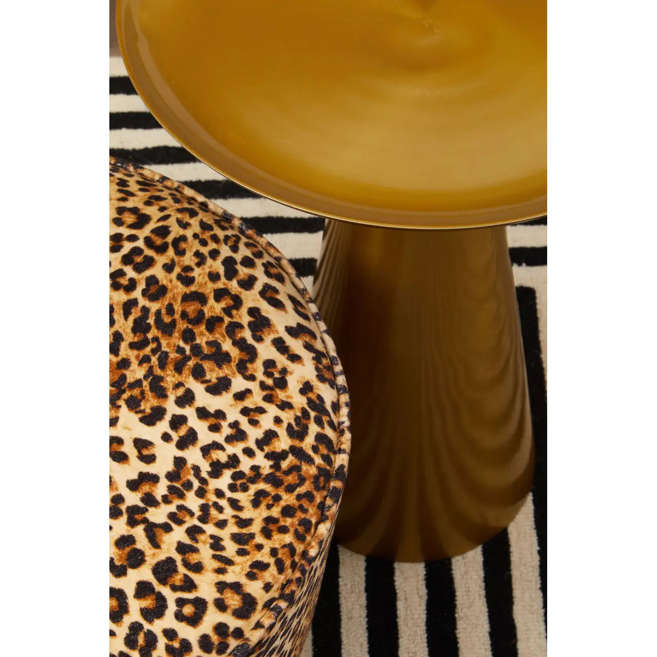 Pali Round Aluminium Side Table In Gold