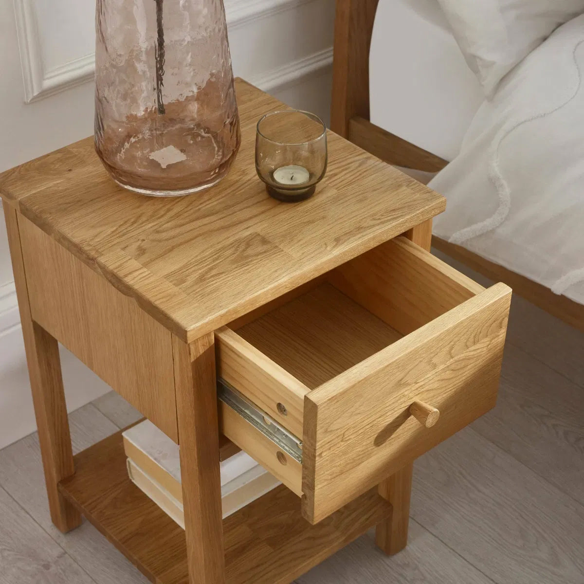 Coxmoor Wooden Bedside Cabinet With 1 Drawer In Oak
