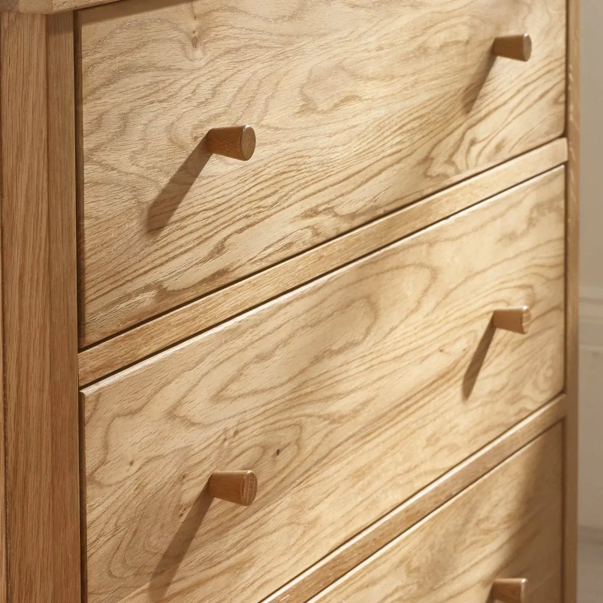 Coxmoor Wide Wooden Chest Of 5 Drawers In Oak