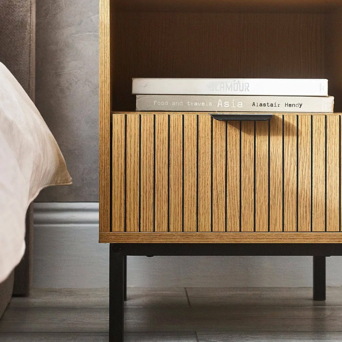 Sia Wooden Side Table With 1 Drawer In Oak